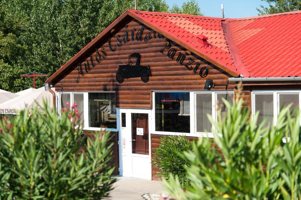 Hotel Autoscsarda Es Panzio Makó Zewnętrze zdjęcie